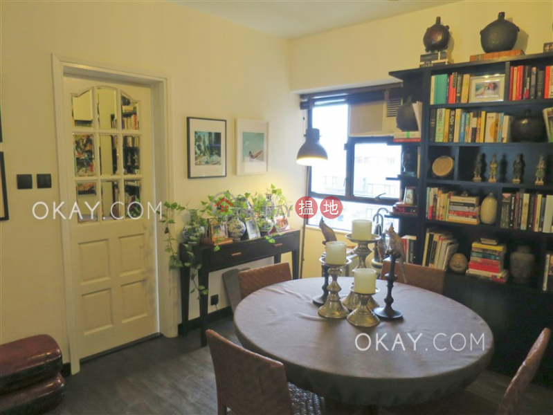 HK$ 48,000/ month Robinson Heights Western District Tasteful 2 bedroom on high floor with rooftop | Rental