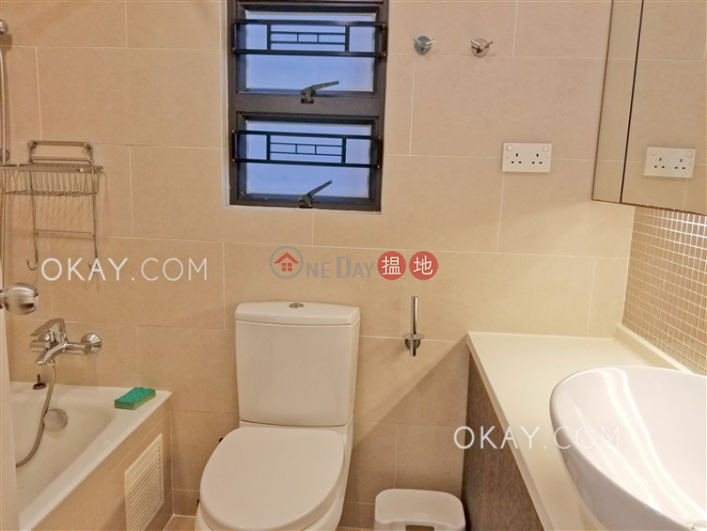 Practical 3 bedroom in Ho Man Tin | Rental, 83 Chung Hau Street | Kowloon City, Hong Kong, Rental | HK$ 28,000/ month