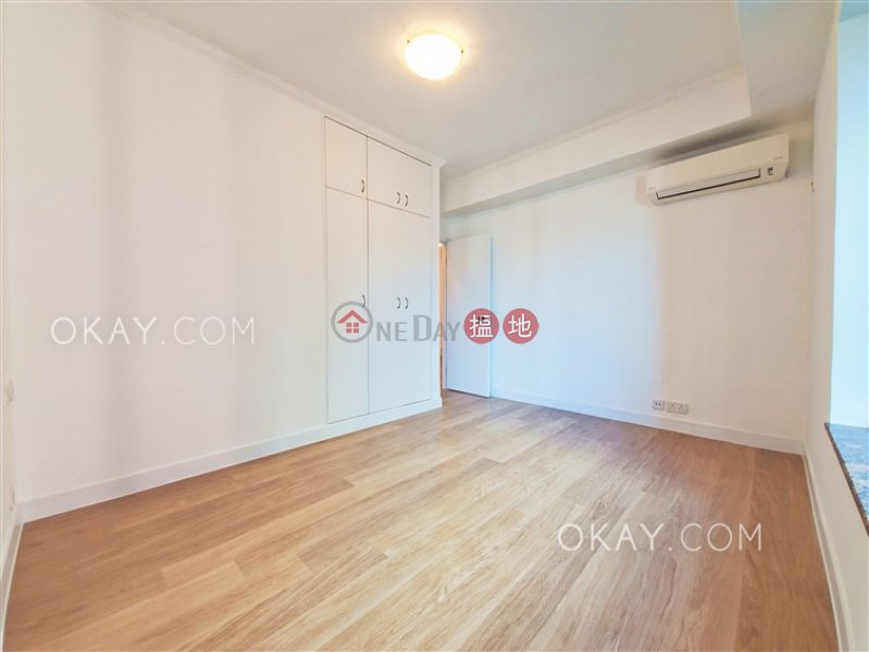 Popular 2 bedroom with parking | Rental, Hillsborough Court 曉峰閣 Rental Listings | Central District (OKAY-R18699)