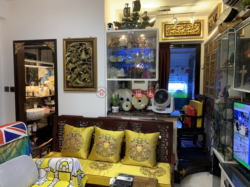 Two Bedrooms, Unique large twin balconies. | Saiwanho Building 西灣河大廈 Sales Listings