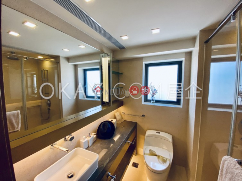 HK$ 85M | The Woods, Sai Kung Luxurious house with rooftop & parking | For Sale