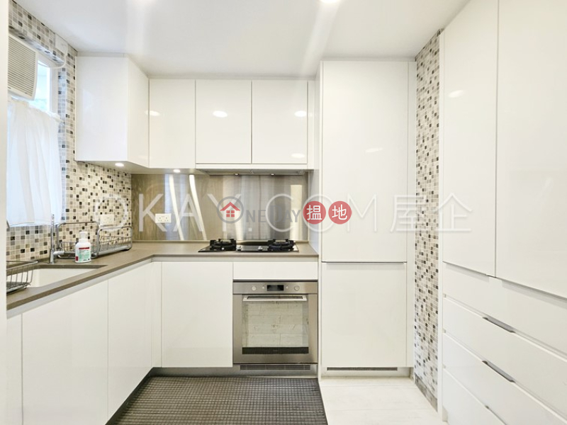 Lovely 2 bedroom on high floor with parking | Rental | Shan Shing Building 山勝大廈 Rental Listings