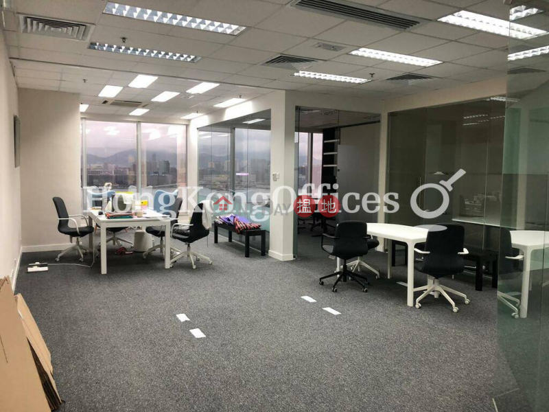 HK$ 126,336/ month Sino Plaza, Wan Chai District, Office Unit for Rent at Sino Plaza