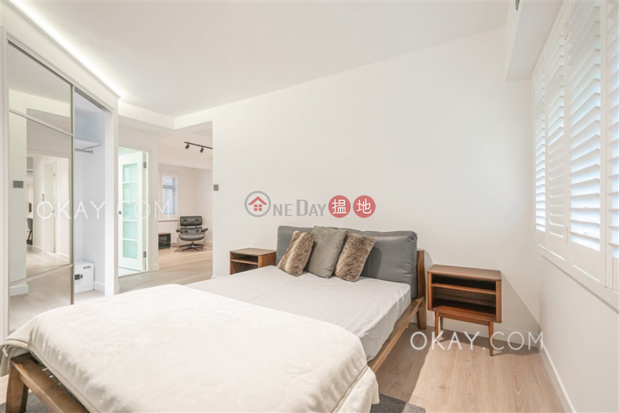 HK$ 28.8M Park View Court Western District, Efficient 3 bedroom with terrace & parking | For Sale