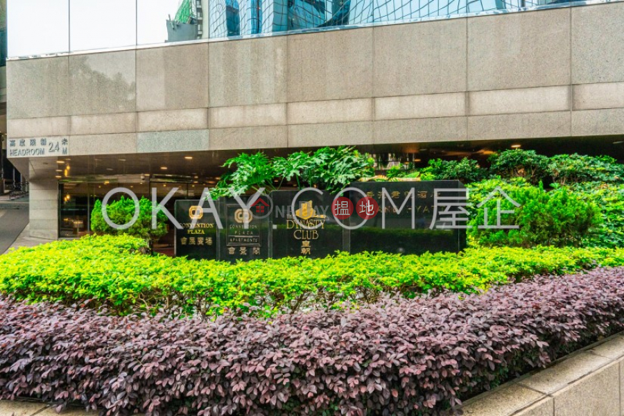 Lovely 1 bedroom on high floor with sea views | For Sale | Convention Plaza Apartments 會展中心會景閣 Sales Listings