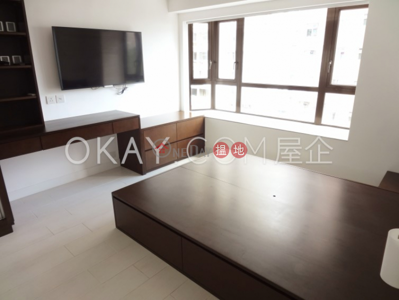 Gorgeous 1 bedroom with balcony | Rental 7-9 Caine Road | Central District Hong Kong Rental HK$ 31,500/ month