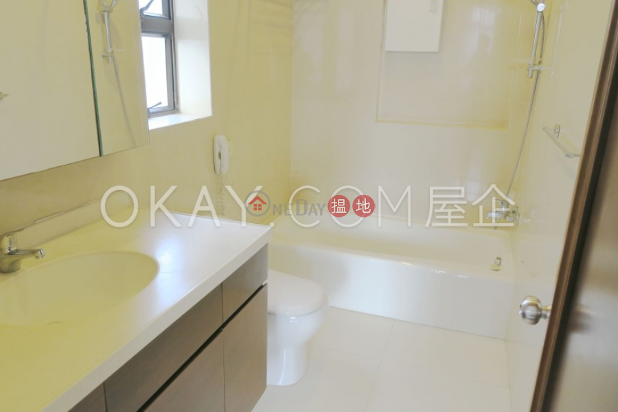 Nicely kept 3 bedroom with terrace & parking | For Sale | Villa Rocha 樂翠台 Sales Listings