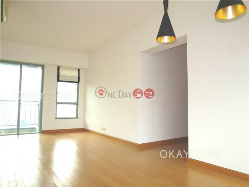 Lovely 3 bedroom on high floor with balcony | For Sale | 2 Park Road 柏道2號 Sales Listings