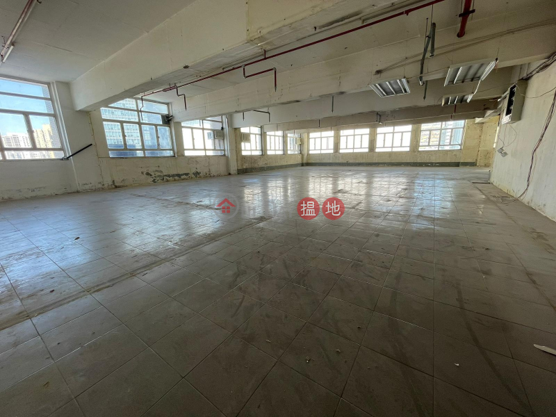 Property Search Hong Kong | OneDay | Industrial | Rental Listings Kwai Chung Wah Wing Industrial Building: No Pillars Blocking , Warehouse Deco, Welcome For Viewing