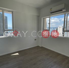 Nicely kept 3 bedroom on high floor with balcony | Rental | Block B KingsField Tower 景輝大廈B座 _0