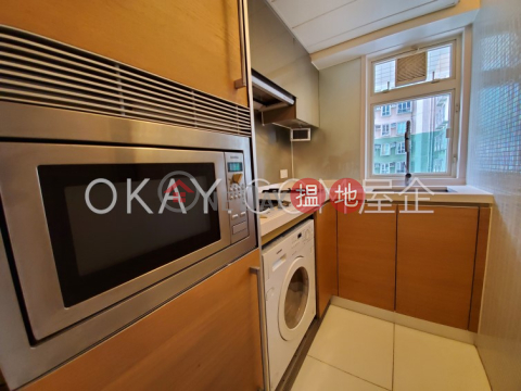 Charming 2 bedroom on high floor with balcony | For Sale | Centrestage 聚賢居 _0