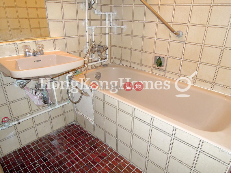 2 Bedroom Unit for Rent at CHI FU FA YUEN- FU KING YUEN, 4 Chi Fu Road | Western District | Hong Kong Rental HK$ 18,000/ month