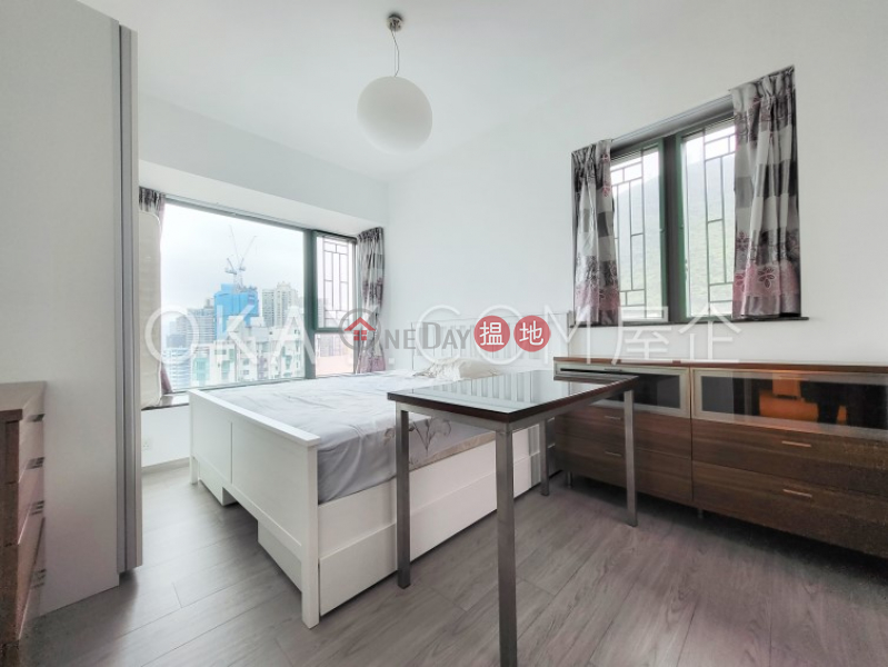 Charming 3 bedroom on high floor with balcony & parking | For Sale | 2 Park Road 柏道2號 Sales Listings