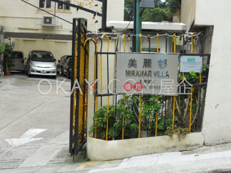 HK$ 34,000/ month | Miramar Villa | Wan Chai District Tasteful 3 bedroom with parking | Rental