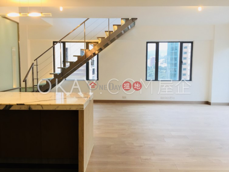 HK$ 80,000/ month | Silver Fair Mansion Wan Chai District | Lovely penthouse with terrace, balcony | Rental