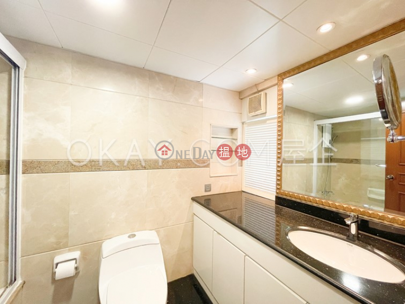 Efficient 3 bedroom with balcony & parking | Rental | Unicorn Gardens 麒麟閣 Rental Listings