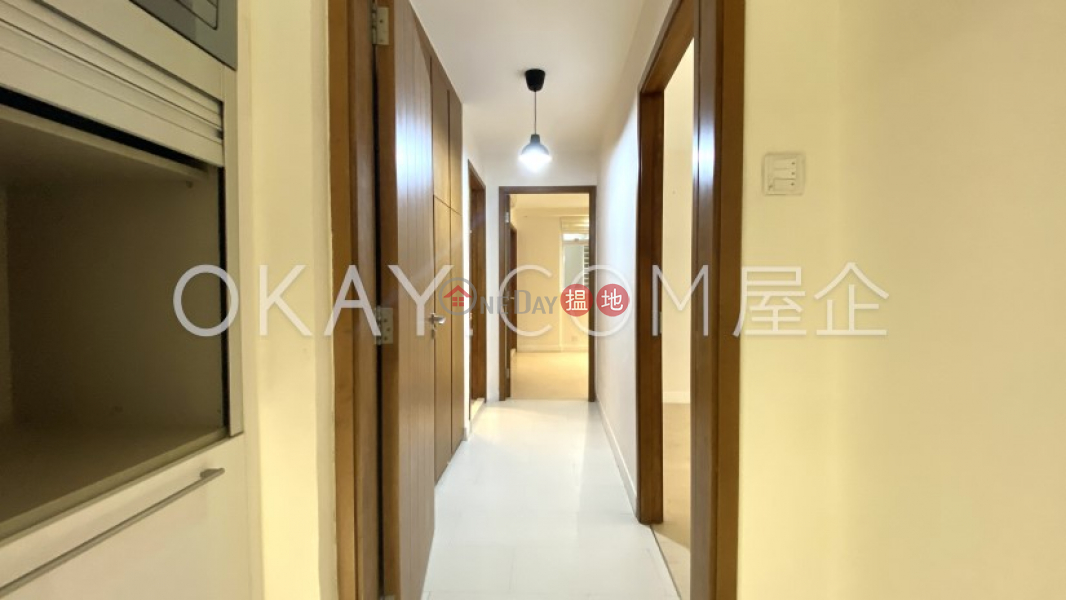 Gorgeous 3 bedroom with terrace & parking | For Sale | CNT Bisney 美琳園 Sales Listings