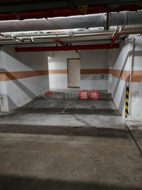 Double car park, Shatin City One Site 4, G/F, can park 2 cars, easy access, near the boom gate | City One Shatin 沙田第一城 _0