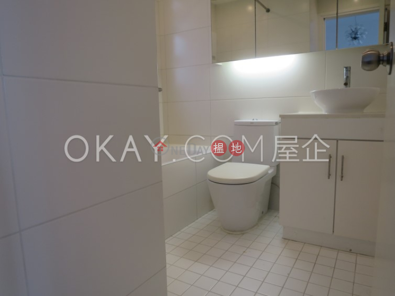 HK$ 24M, Valiant Park, Western District | Tasteful 2 bed on high floor with harbour views | For Sale