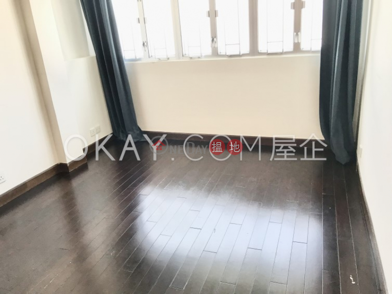 HK$ 26,000/ month, Breezy Mansion | Western District, Intimate 2 bedroom on high floor with balcony | Rental