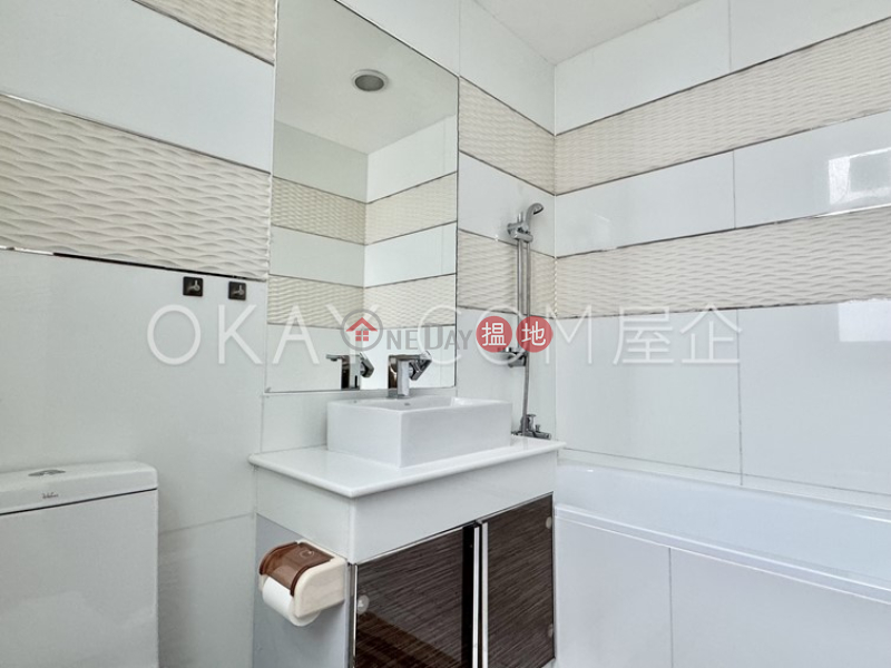 HK$ 27,000/ month | New Villa Cecil - Phase 1 | Cheung Chau, Generous house with sea views, rooftop & balcony | Rental