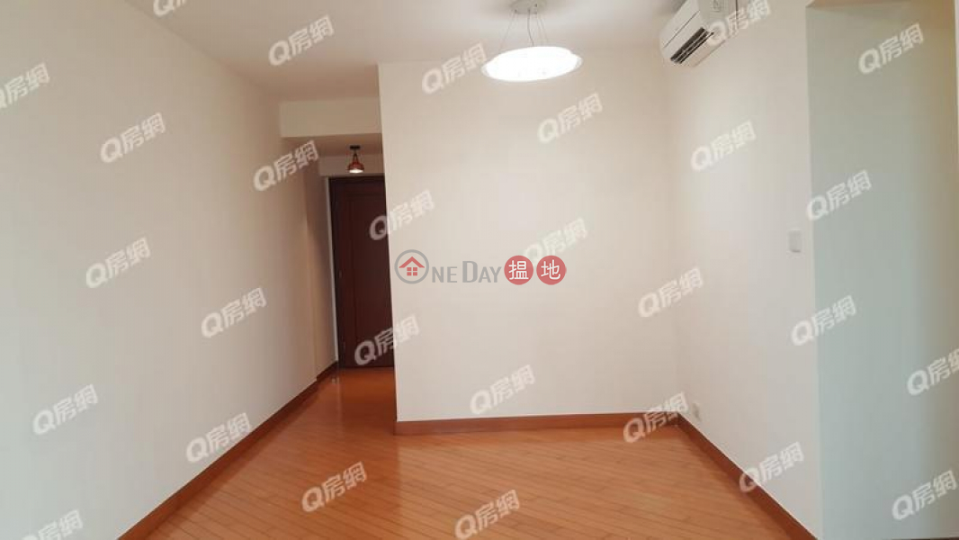 Property Search Hong Kong | OneDay | Residential Rental Listings | Sorrento Phase 1 Block 6 | 3 bedroom Mid Floor Flat for Rent