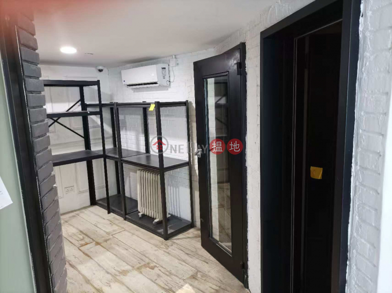 HK$ 29,000/ 月-寳隆中心-觀塘區九龍灣工廈 罕有複式單位 多獨立工作房 出租， 業主盤免佣