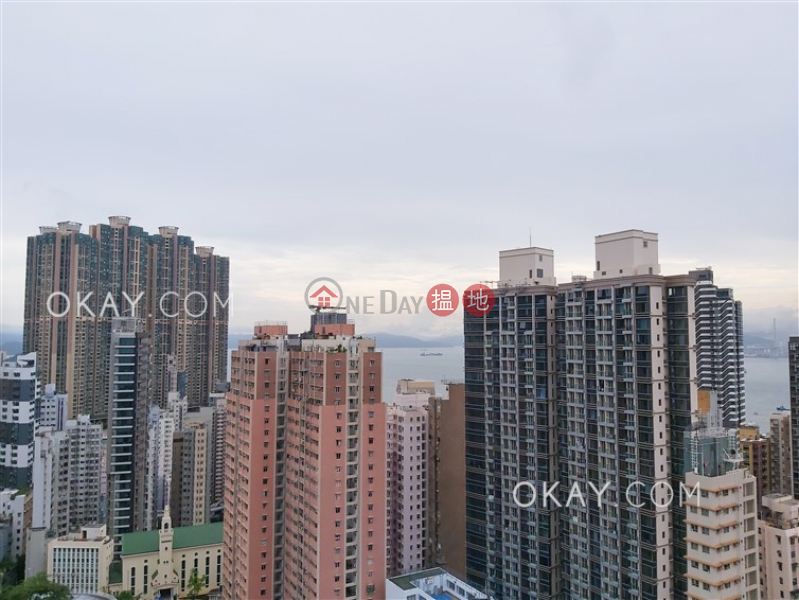 香港搵樓|租樓|二手盤|買樓| 搵地 | 住宅|出租樓盤|2房1廁,極高層,星級會所,露台《RESIGLOW薄扶林出租單位》