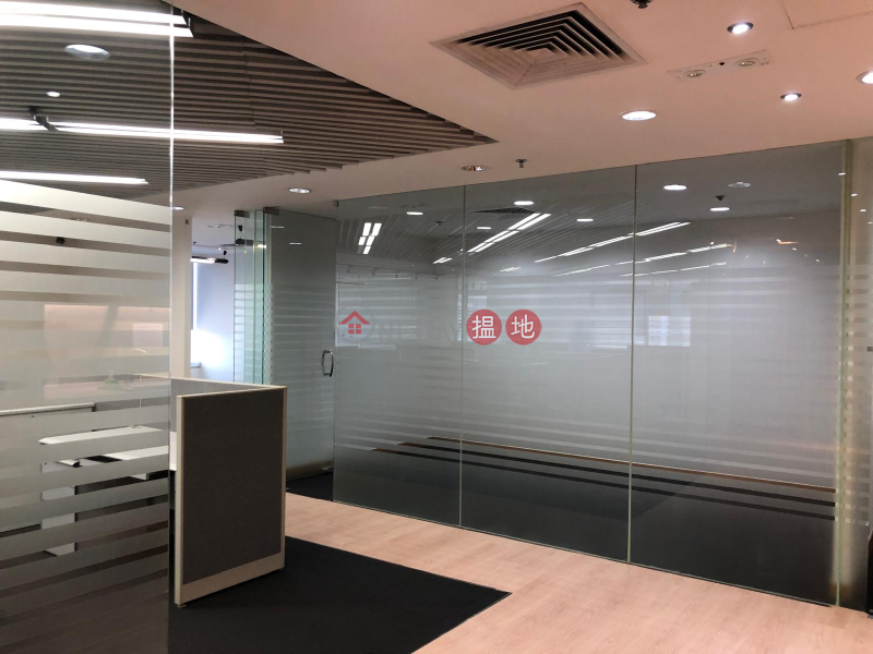 Stunning interior design, panoramic views, grand lobby. | Ever Gain Plaza Tower 1 永得利廣場座 1座 Sales Listings