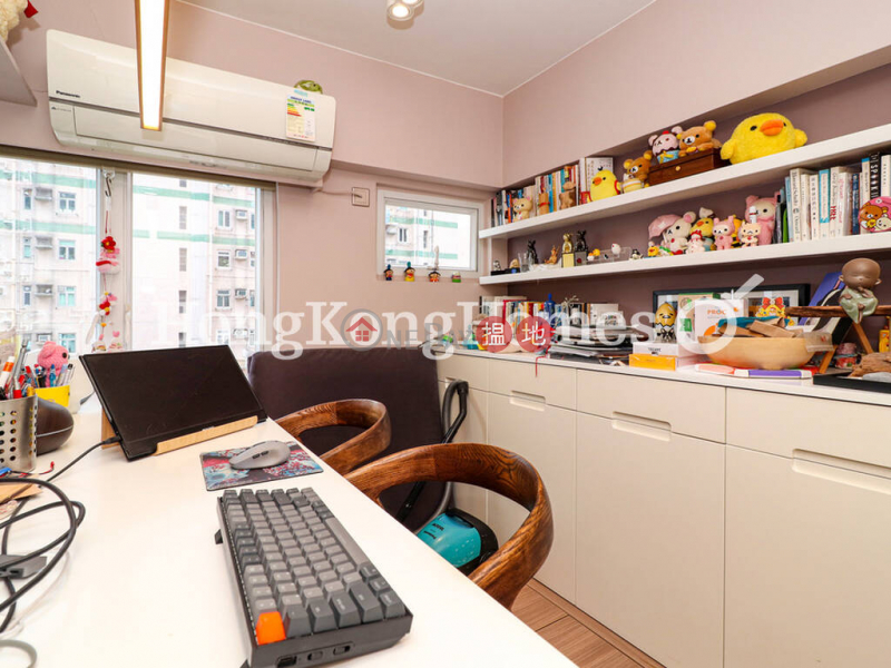 1 Bed Unit for Rent at Kam Kin Mansion 119-125 Caine Road | Central District | Hong Kong Rental HK$ 33,000/ month