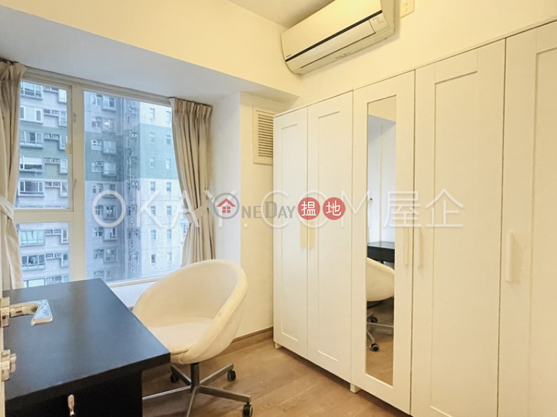 Luxurious 3 bedroom with balcony | For Sale | Centrestage 聚賢居 Sales Listings