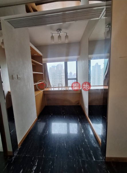 HK$ 45,000/ month, Centre Point | Central District, CENTERPOINT 3 BED 2 BATH