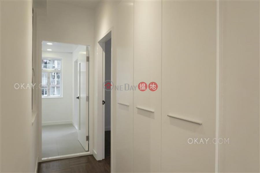 HK$ 22M | Kensington Court, Wan Chai District | Lovely 3 bedroom with balcony & parking | For Sale