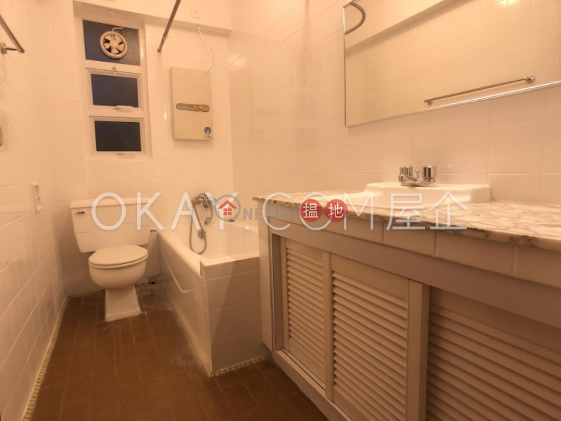 Unique 3 bedroom with parking | Rental, Amber Garden 安碧苑 Rental Listings | Wan Chai District (OKAY-R208489)