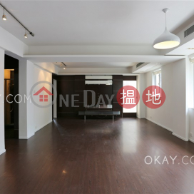 Stylish 2 bedroom on high floor with balcony & parking | For Sale | Wah Sen Court 華星大廈 _0