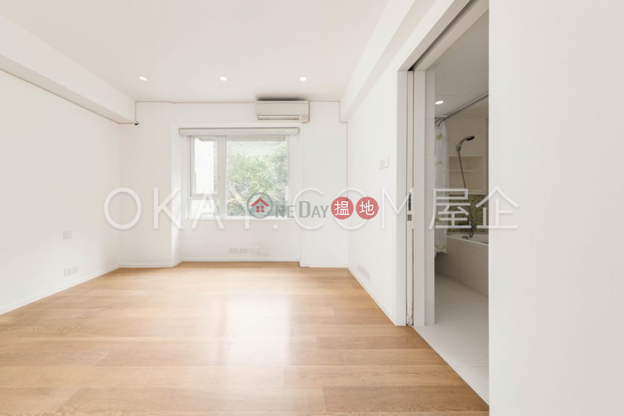 HK$ 123M | Twin Brook, Southern District, Efficient 3 bedroom with balcony & parking | For Sale
