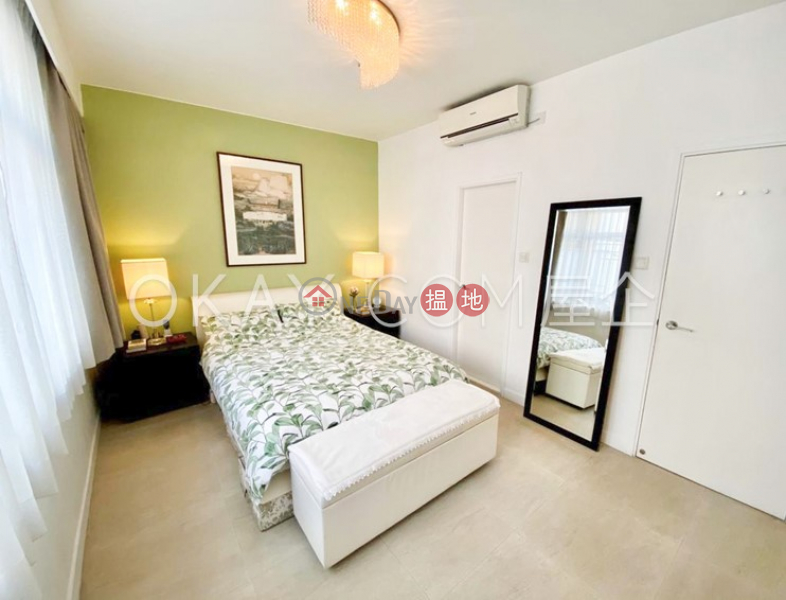 HK$ 18M Mayflower Mansion | Wan Chai District Tasteful 3 bedroom with balcony & parking | For Sale