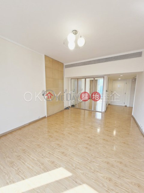 Stylish studio on high floor with sea views | For Sale | Convention Plaza Apartments 會展中心會景閣 _0