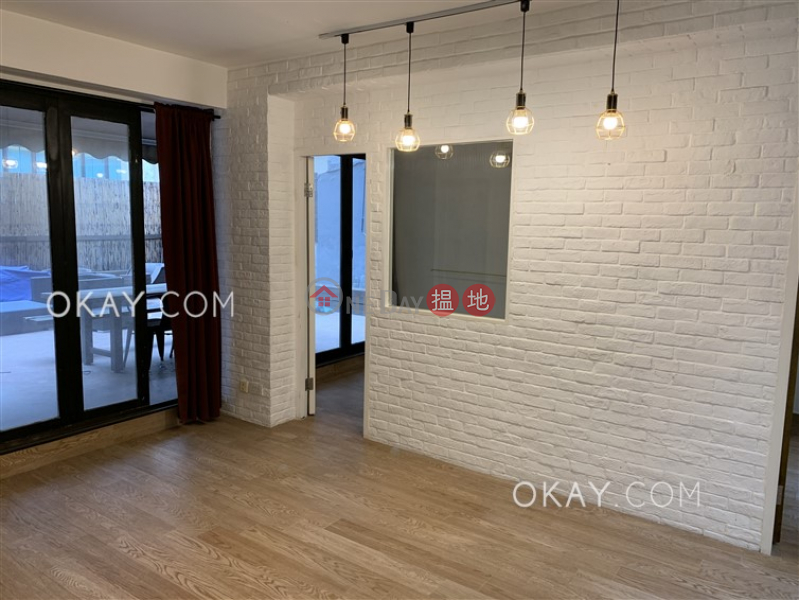 Pak Tak Building Low Residential | Rental Listings | HK$ 27,500/ month
