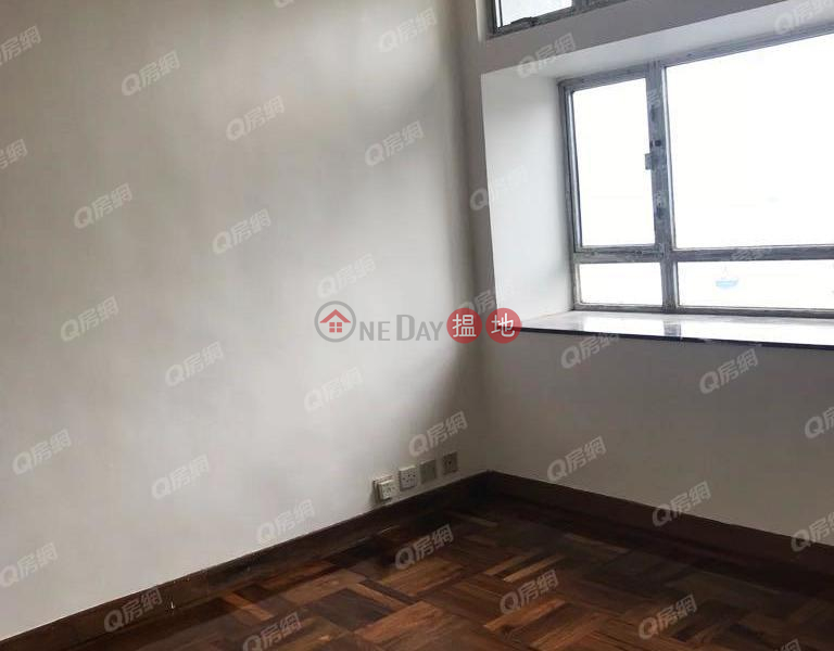Property Search Hong Kong | OneDay | Residential Sales Listings South Horizons Phase 2, Yee Mei Court Block 7 | 3 bedroom Mid Floor Flat for Sale