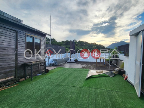 Lovely 3 bedroom on high floor with rooftop & parking | For Sale | Razor Park 寶珊苑 _0