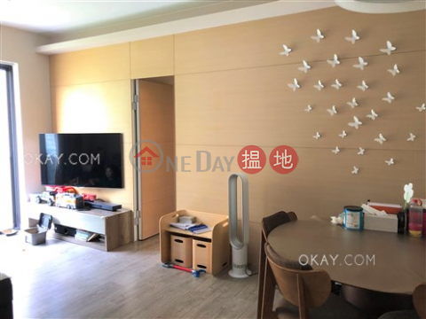 Charming 3 bedroom on high floor with balcony & parking | For Sale | Scenecliff 承德山莊 _0