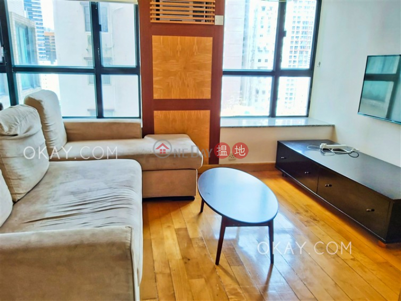 Charming 2 bedroom in Sheung Wan | Rental | Caine Tower 景怡居 Rental Listings