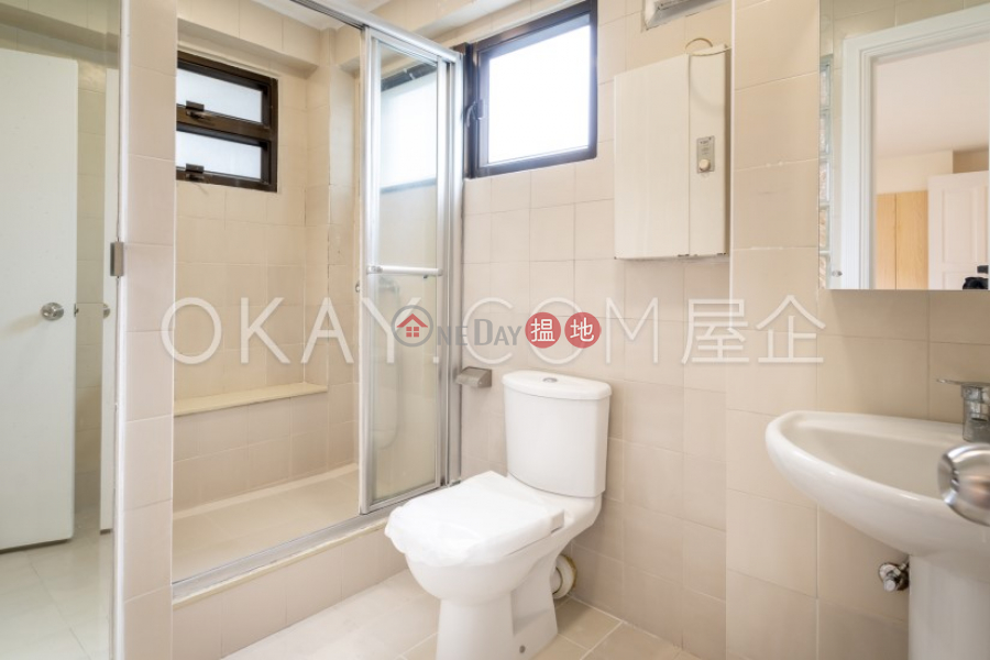 HK$ 35,000/ month | Oxford Court, Eastern District | Gorgeous 3 bedroom with parking | Rental