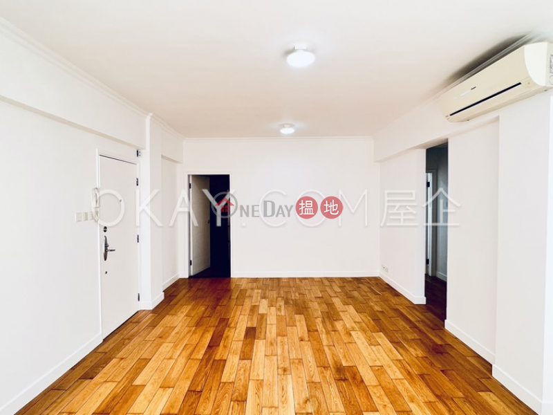 Charming 3 bedroom with balcony & parking | Rental | 6B-6E Bowen Road 寶雲道6B-6E號 Rental Listings