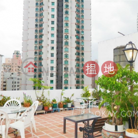 Charming 3 bedroom on high floor with rooftop | Rental | Honiton Building 漢寧大廈 _0