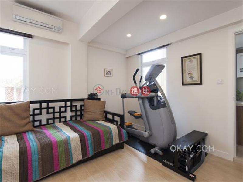 HK$ 82,000/ month, Manly Mansion | Western District Beautiful 4 bedroom with parking | Rental