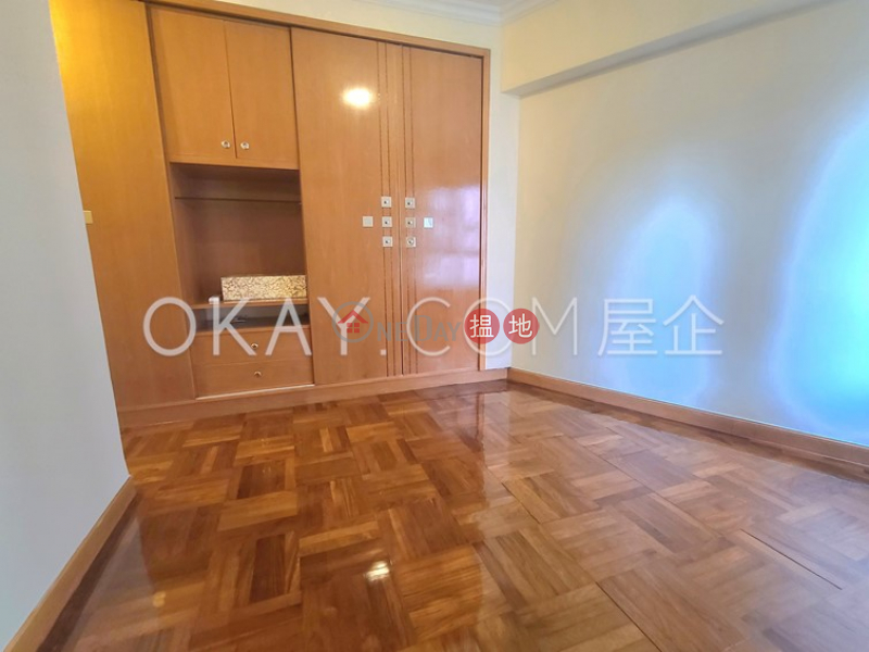 Unique 2 bedroom in Mid-levels Central | Rental | Hillsborough Court 曉峰閣 Rental Listings