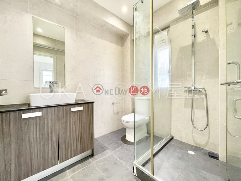 HK$ 22.5M, Cleveland Mansion Wan Chai District | Efficient 3 bedroom with balcony | For Sale
