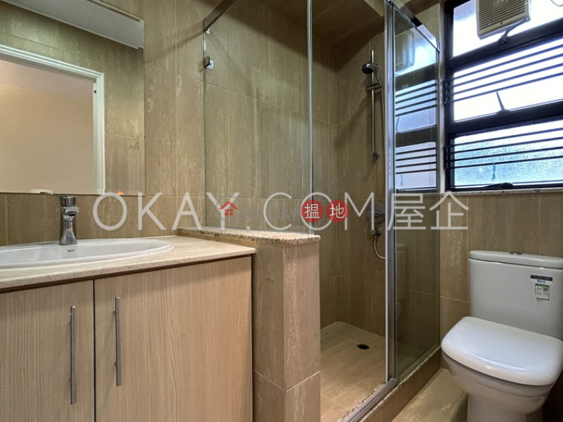 HK$ 1,700萬|荷塘苑灣仔區|3房2廁,極高層,連車位,露台荷塘苑出售單位